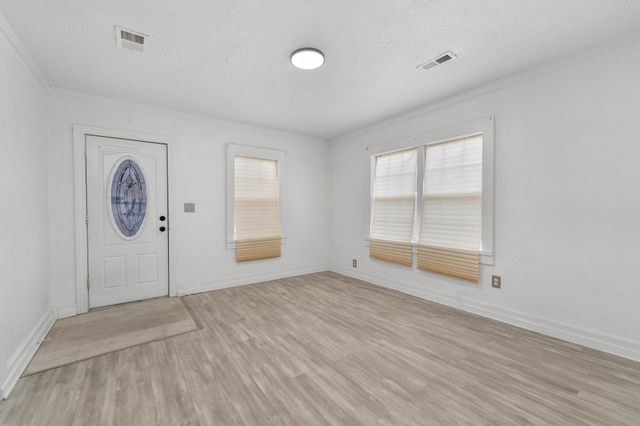 1939 S Ida St, Wichita, KS 67211