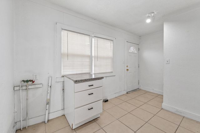 1939 S Ida St, Wichita, KS 67211