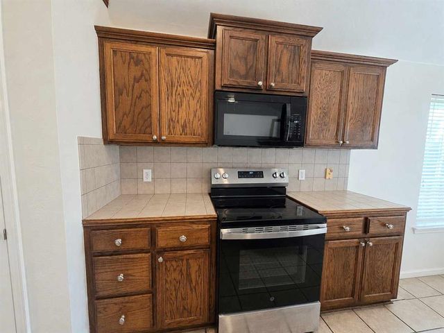 16001 Korie Drive, Edmond, OK 73013
