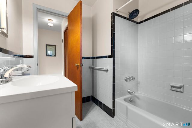 276 Grumman Avenue, Norwalk, CT 06851