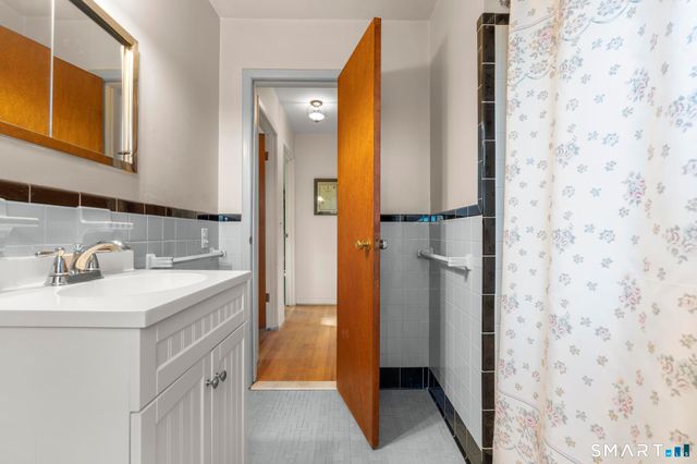 276 Grumman Avenue, Norwalk, CT 06851