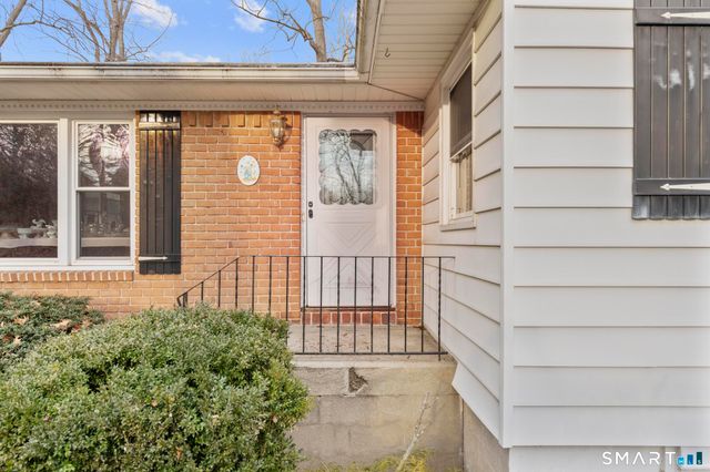 276 Grumman Avenue, Norwalk, CT 06851