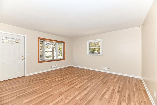 3965 S 75th STREET, Milwaukee, WI 53220