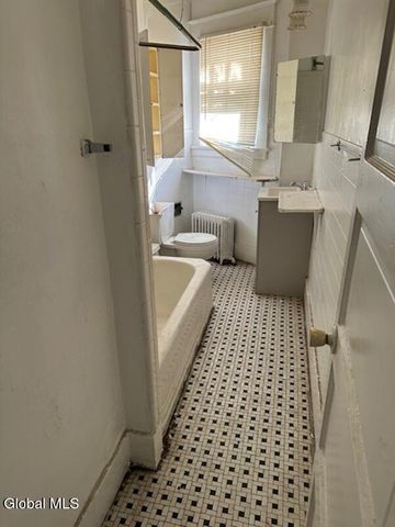 866 Madison Avenue, Albany, NY 12208