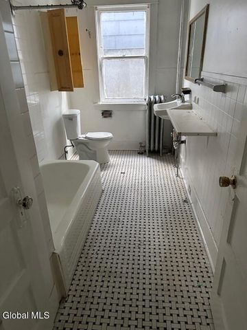 866 Madison Avenue, Albany, NY 12208