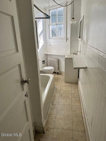 866 Madison Avenue, Albany, NY 12208