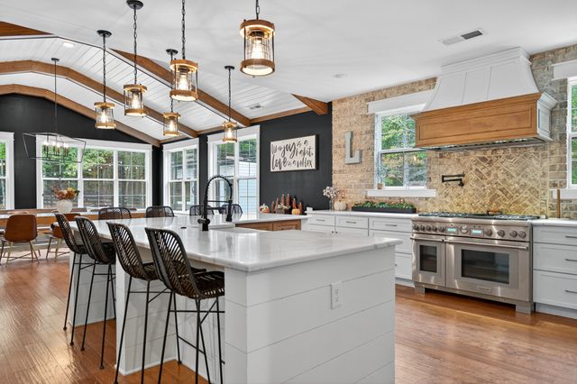 7379 Overby Rd, Fairview, TN 37062