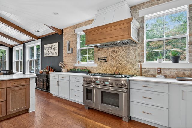 7379 Overby Rd, Fairview, TN 37062