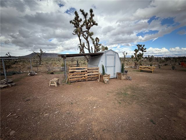 18305 N Lost Mine Drive, Dolan Springs, AZ 86441