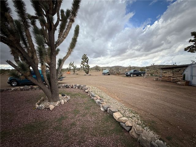 18305 N Lost Mine Drive, Dolan Springs, AZ 86441