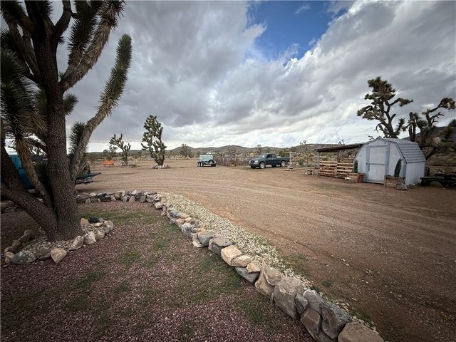 18305 N Lost Mine Drive, Dolan Springs, AZ 86441
