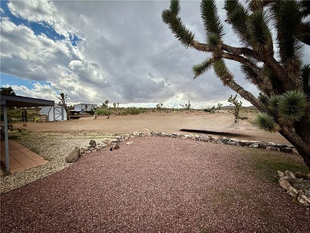 18305 N Lost Mine Drive, Dolan Springs, AZ 86441