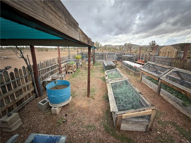 18305 N Lost Mine Drive, Dolan Springs, AZ 86441