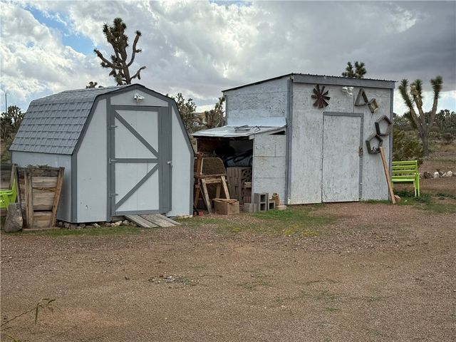 18305 N Lost Mine Drive, Dolan Springs, AZ 86441