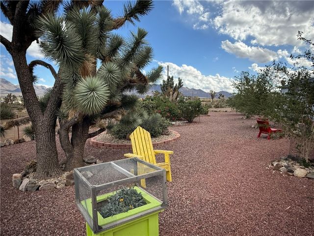 18305 N Lost Mine Drive, Dolan Springs, AZ 86441