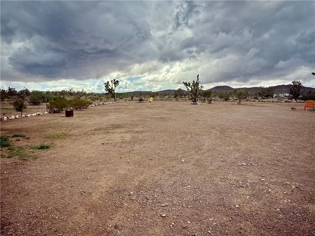18305 N Lost Mine Drive, Dolan Springs, AZ 86441
