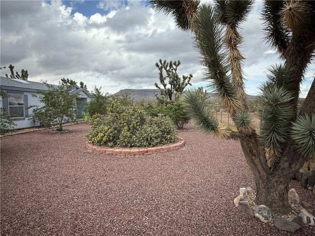 18305 N Lost Mine Drive, Dolan Springs, AZ 86441