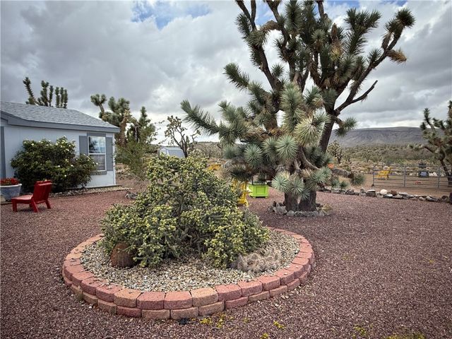 18305 N Lost Mine Drive, Dolan Springs, AZ 86441