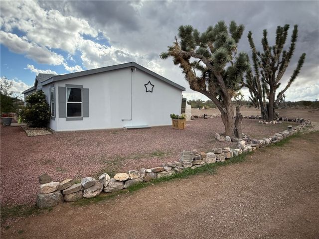18305 N Lost Mine Drive, Dolan Springs, AZ 86441