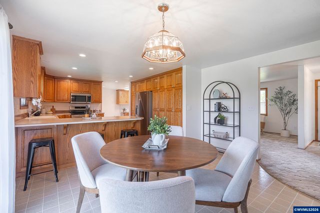 38565 Robinson Dr, Scio, OR 97374