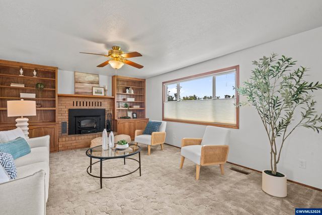 38565 Robinson Dr, Scio, OR 97374