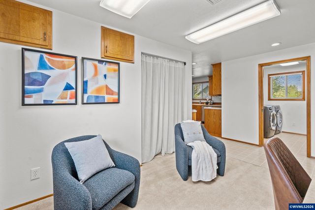 38565 Robinson Dr, Scio, OR 97374