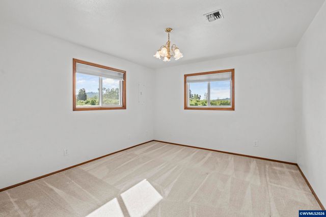 38565 Robinson Dr, Scio, OR 97374