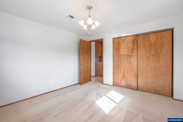 38565 Robinson Dr, Scio, OR 97374