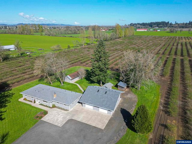 38565 Robinson Dr, Scio, OR 97374