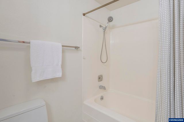 38565 Robinson Dr, Scio, OR 97374