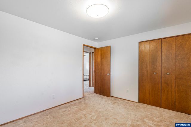 38565 Robinson Dr, Scio, OR 97374