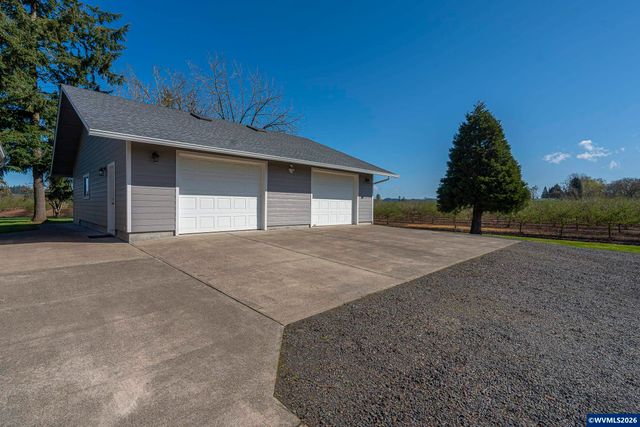 38565 Robinson Dr, Scio, OR 97374