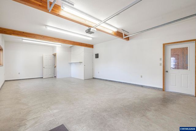 38565 Robinson Dr, Scio, OR 97374