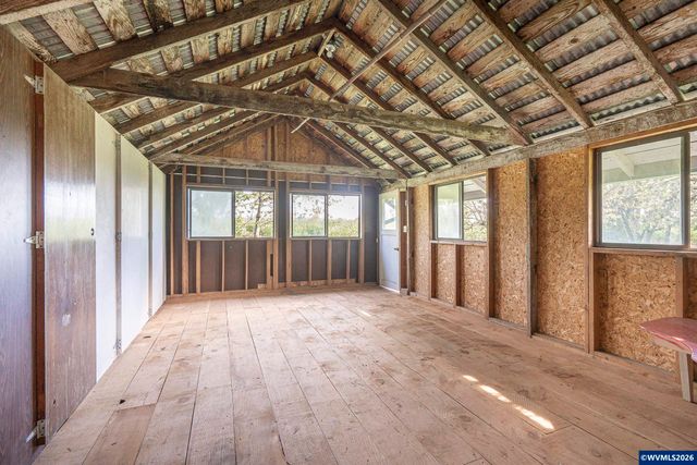 38565 Robinson Dr, Scio, OR 97374