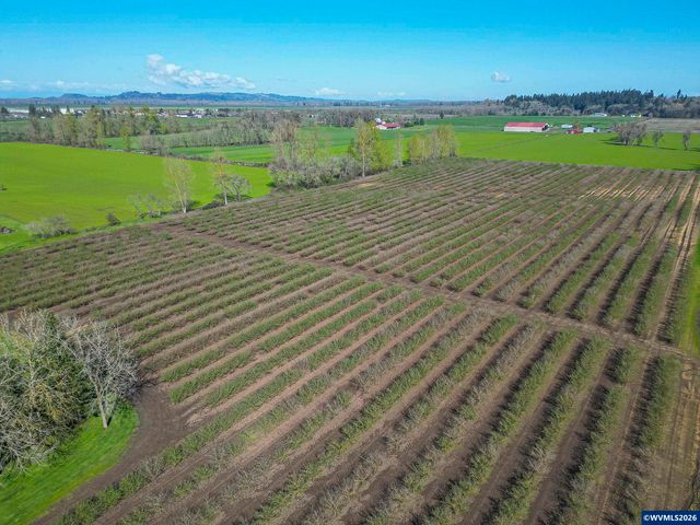 38565 Robinson Dr, Scio, OR 97374