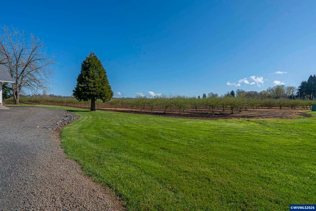 38565 Robinson Dr, Scio, OR 97374