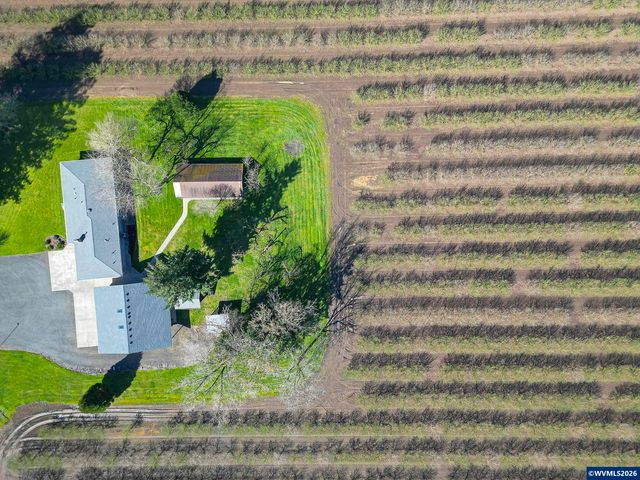38565 Robinson Dr, Scio, OR 97374