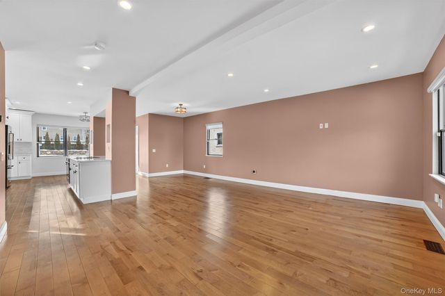 61 Storey Lane, Yonkers, NY 10710