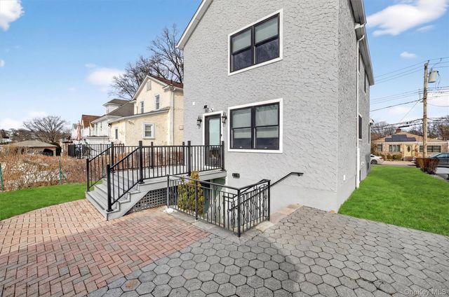 61 Storey Lane, Yonkers, NY 10710