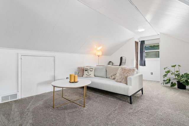 711 Sherwood Avenue, Saint Paul, MN 55106