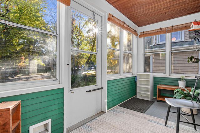 711 Sherwood Avenue, Saint Paul, MN 55106