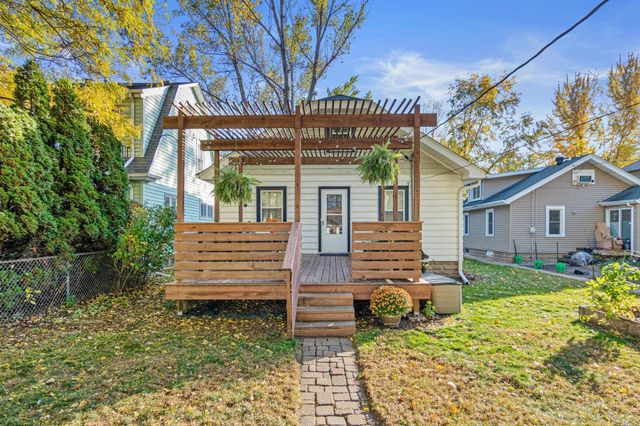 711 Sherwood Avenue, Saint Paul, MN 55106