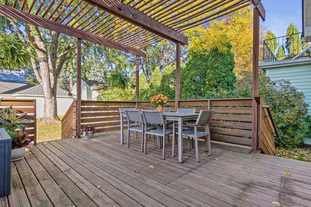 711 Sherwood Avenue, Saint Paul, MN 55106