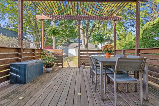 711 Sherwood Avenue, Saint Paul, MN 55106