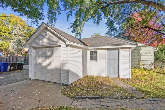 711 Sherwood Avenue, Saint Paul, MN 55106