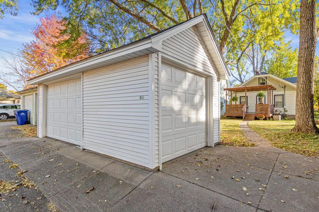 711 Sherwood Avenue, Saint Paul, MN 55106