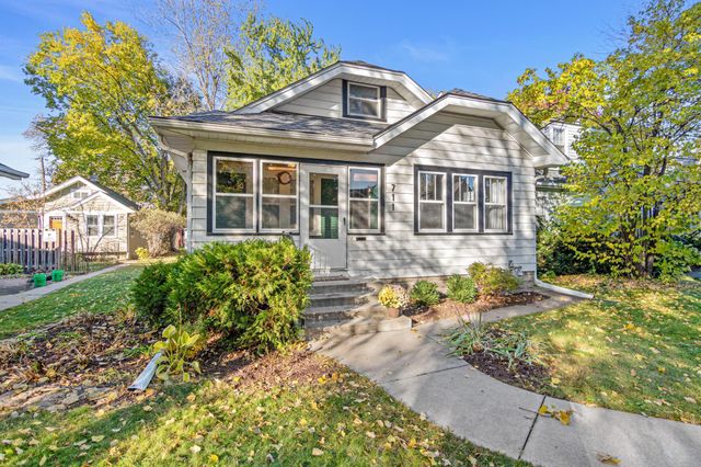 711 Sherwood Avenue, Saint Paul, MN 55106