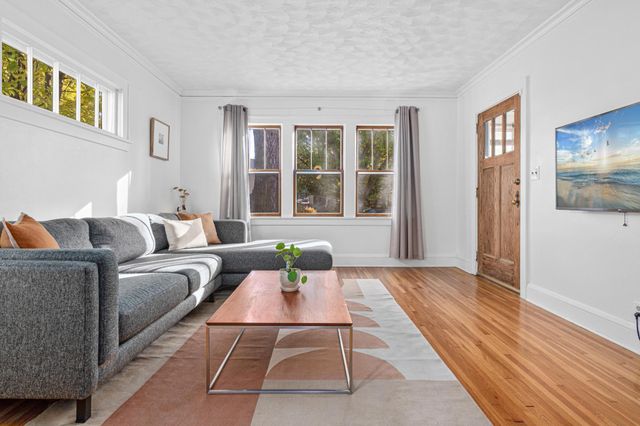 711 Sherwood Avenue, Saint Paul, MN 55106