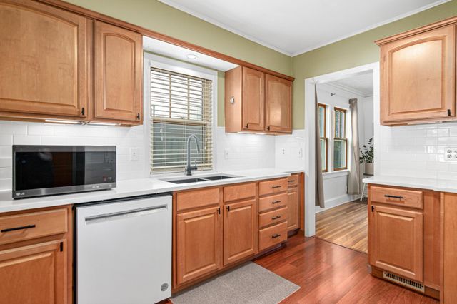 711 Sherwood Avenue, Saint Paul, MN 55106