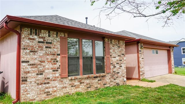 1702 20th Street, Rogers, AR 72758